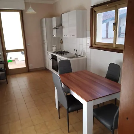 Tanyy アパート ヴィアレッジョ